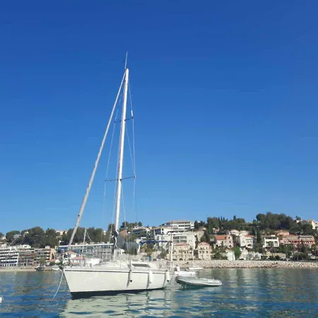 Voilier Logement A Louer Pour 4 Personnes - Botel